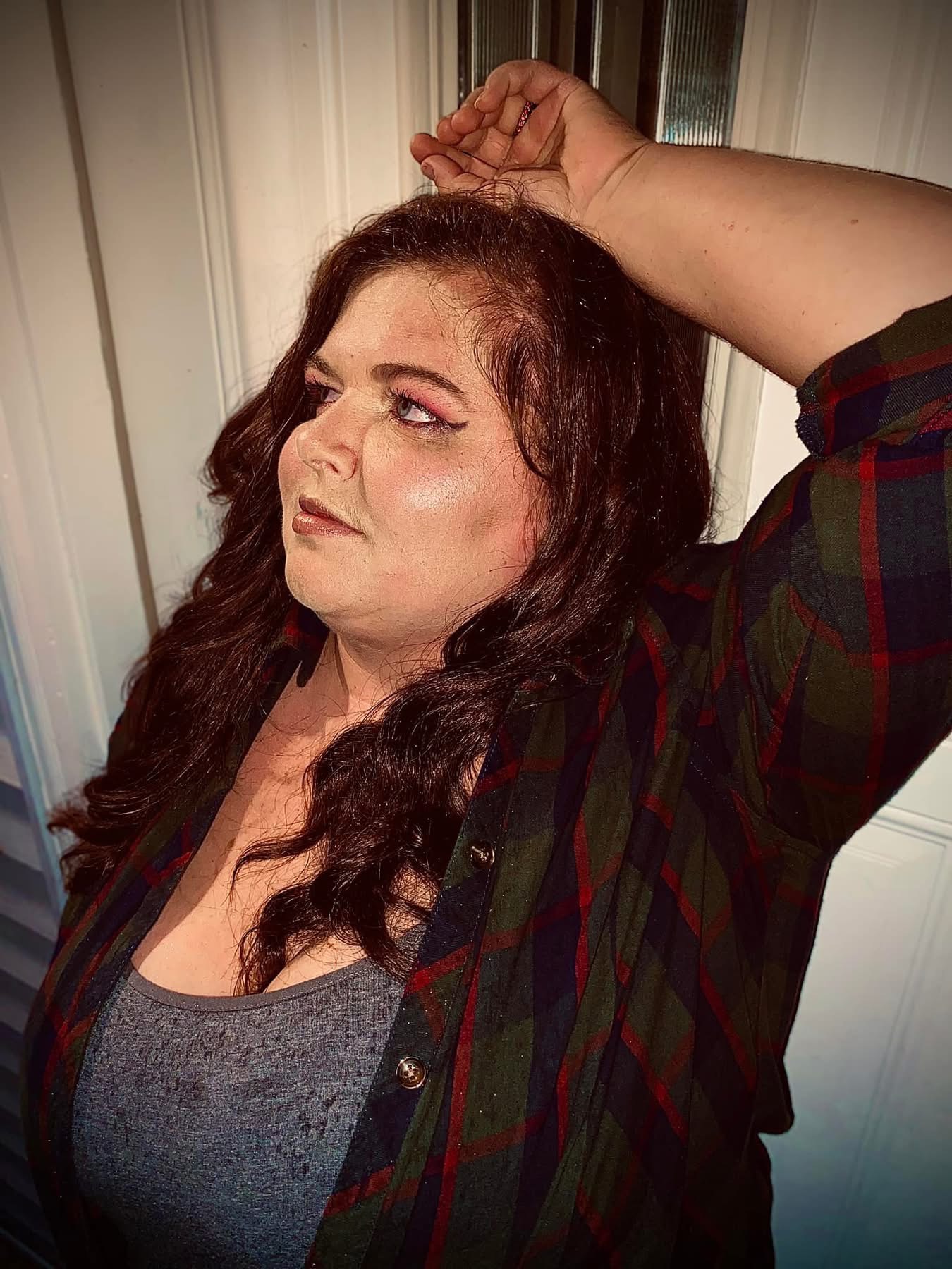 This here is Ariel, beautiful blue eyes, gorgeous smile and full time mama !